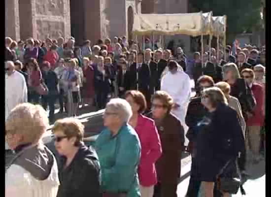 Imagen de La procesión de San Vicente Ferrer lleva la Comunión a cinco enfermos