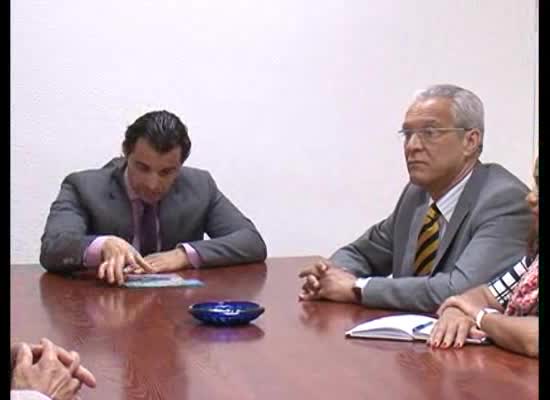 Imagen de El alcalde de Torrevieja recibe al embajador de Cabo Verde en España