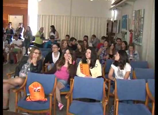 Imagen de Alumnos universitarios de turismo estudian el modelo de gestión turística de Torrevieja