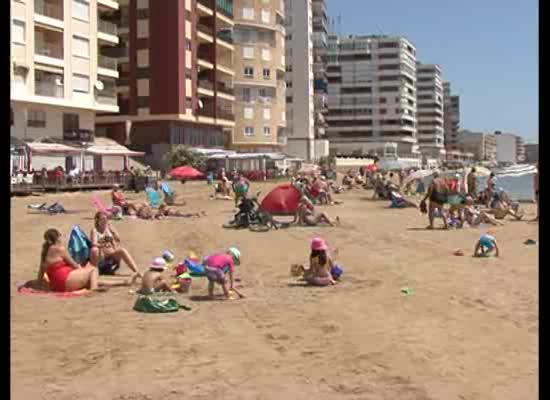 Imagen de Las playas de Torrevieja se convirtieron en la gran urna de la abstención para muchos visitantes