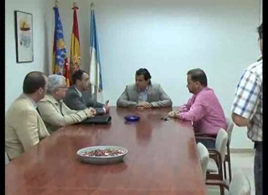 Imagen de Ibredrola presenta en el ayuntamiento de Torrevieja la red eléctrica inteligente