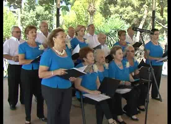 Imagen de El coro Sol y Sal interetó un concierto de habaneras en el templete de la música de Dña. Sinforosa