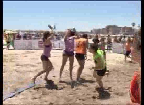 Imagen de Nueva Fraternidad organiza el II Torneo de Balonmano Playa en Torrevieja