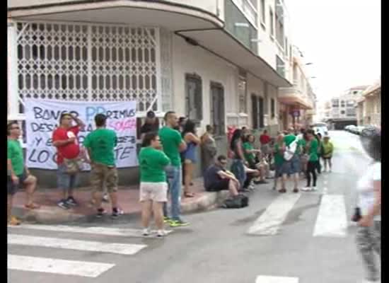 Imagen de Un desahucio en Torrevieja enfrenta a las dos PAH conformadas en la ciudad