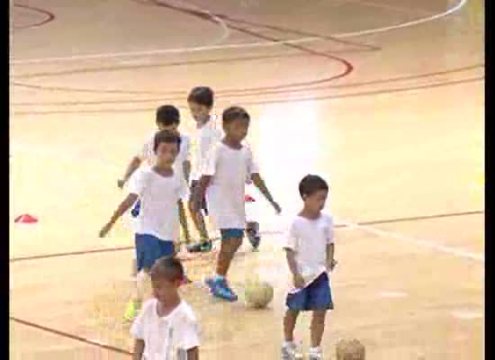 Imagen de Clausurado el I Torneo de Futbol Sala de Torrevieja con el mister nacional Juan Ignacio Mtnez