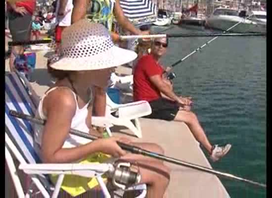 Imagen de Medio centenar de chavales participan en el V Concurso infantil/juvenil de pesca de Marina Internacional