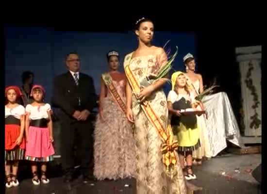 Imagen de La Verbena de los Toneles corona a Paloma Fulleda como nueva Reina de las Fiestas de La Mata