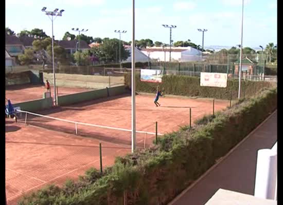 Imagen de Los tenistas Rosario Cañero y Carlos Cuenca, campeones absolutos del XIX Torneo de Torrevieja