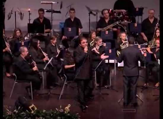 Imagen de El Festival de Bandas arranca por todo lo alto con un éxitoso concierto homenaje a Nino Bravo