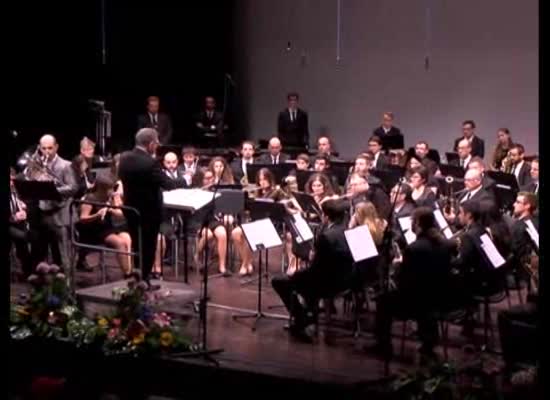 Imagen de Lleno absoluto en el concierto extraordinario de otoño de la Unión Musical Torrevejense