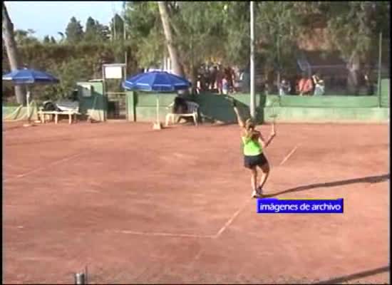 Imagen de El equipo femenino del Club Tenis Torrevieja en las semifinales de la Comunidad Valenciana