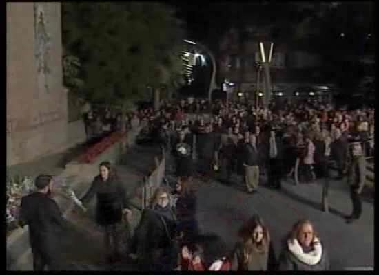 Imagen de Cientos de personas demuestran su devoción a la Inmaculada en la Ofrenda Floral