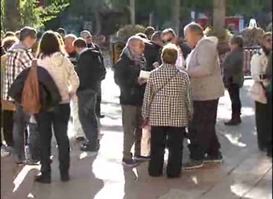 Imagen de La PAH de Torrevieja muestra su apoyo a dos personas con problemas de desahucio