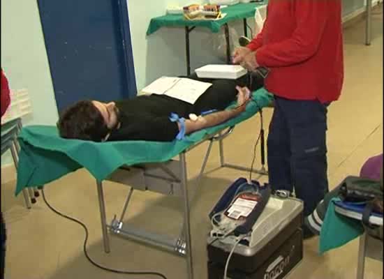 Imagen de Más de 100 personas donan sangre para abastecer los hospitales de la provincia