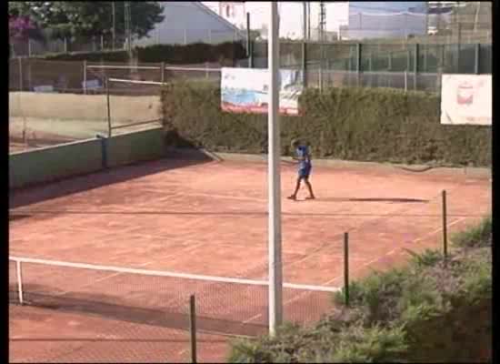 Imagen de El equipo infantil masculino del Club de Tenis Torrevieja en la final del campeonato de la CV