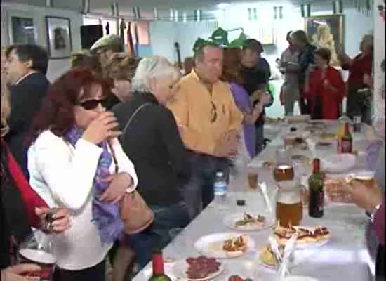 Imagen de La comunidad andaluza celebra con un vino de honor el día de su comunidad autónoma