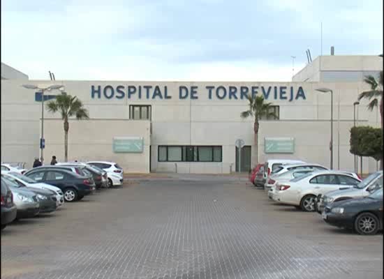 Imagen de Logopedas del hospital de Torrevieja enseñan a hablar de nuevo a sus pacientes