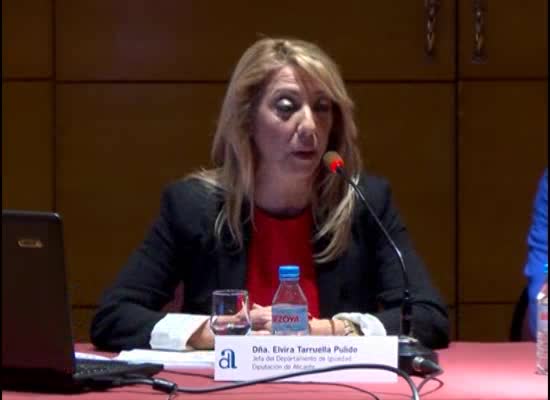 Imagen de Técnicos de la Audiencia Provincial informan en Torrevieja sobre la magnitud de la violencia de género