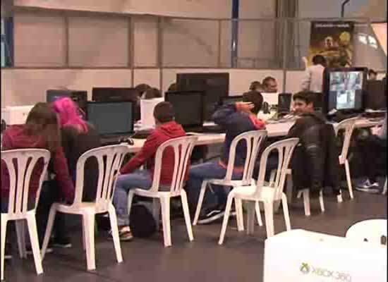 Imagen de Cerca de mil jóvenes participan en la I Lan Party Torrevieja