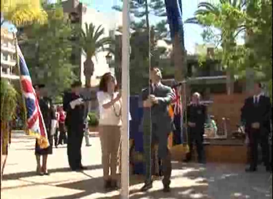 Imagen de Cientos de personas celebran el Día de Europa en la Plaza de La Contitución