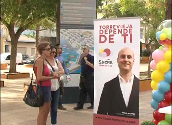 Imagen de Sueña Torrevieja explica su programa electoral en una mesa informativa