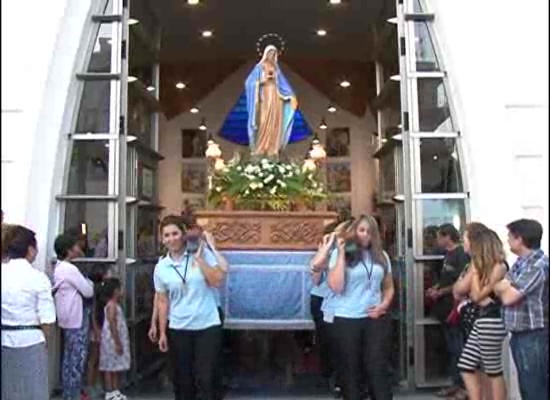 Imagen de La procesión del Sagrado Corazón reúne a centenares de torrevejenses