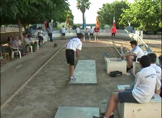 Imagen de Una delegación de 20 niños asturianos visitan Torrevieja para jugar a los bolos