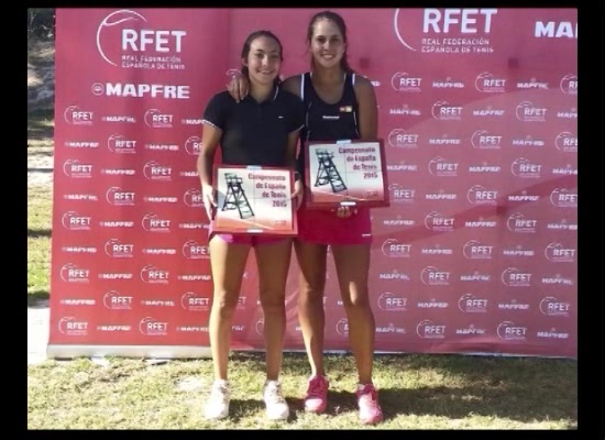 Imagen de Eva Guerrero subcampeona de España Junior y campeona en dobles