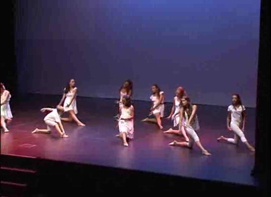 Imagen de La Escuela de danza Paya´s baila por el Sáhara en el Teatro Municipal