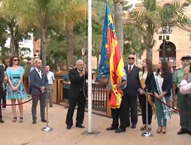 Imagen de Torrevieja se unió a la celebración del Día de la Comunidad Valenciana