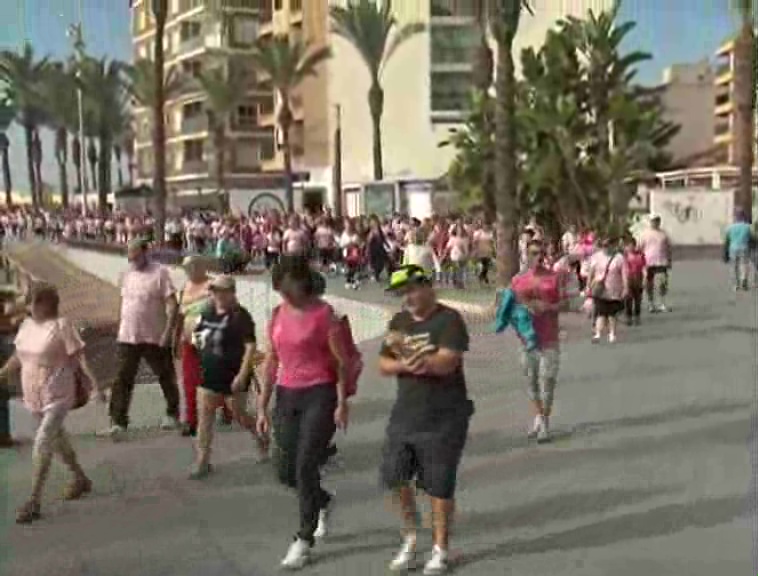 Imagen de Una marea rosa se une a la conmemoración del Día Mundial contra el cáncer de mama