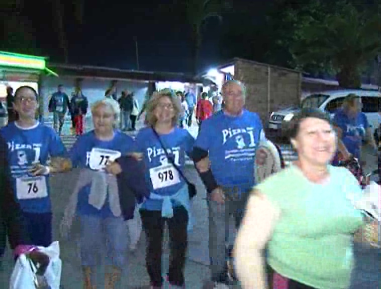 Imagen de Más de 800 personas participaron en la XI Carrera Nocturna Solidaria de la UMT