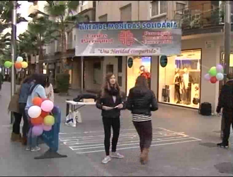 Imagen de Los jóvenes de la Parroquia de La Inmaculada organizan la ‘Línea de Monedas Solidaria’