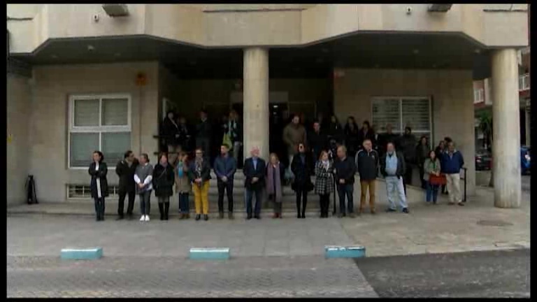 Imagen de Torrevieja se une al dolor y la indignación por los atentados de Bruselas guardando un minuto de silencio