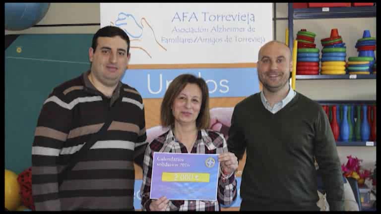 Imagen de Proyecto Mastral entrega a AFA 2000 euros del Calendario Solidario 2016