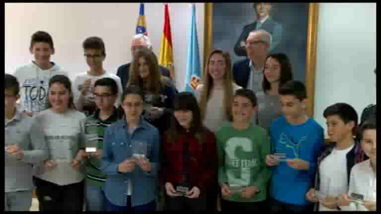 Imagen de 25 alumnos de Torrevieja, premio al mérito académico que concede Consellería de Educación