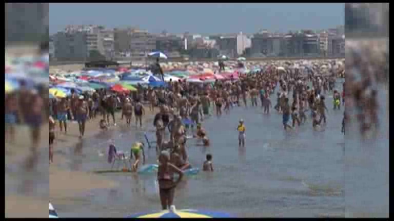 Imagen de El PP presenta moción para aumentar las zonas de arena de las playas de Torrevieja
