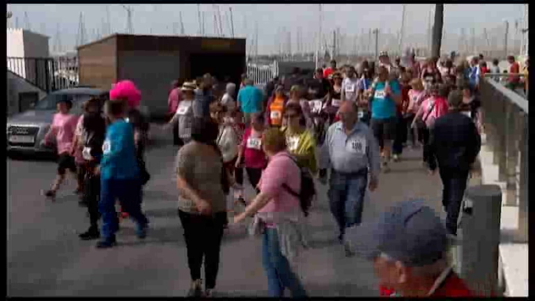 Imagen de Unas 400 personas participaron disfrazadas en la Marcha Solidaria de Afecáncer