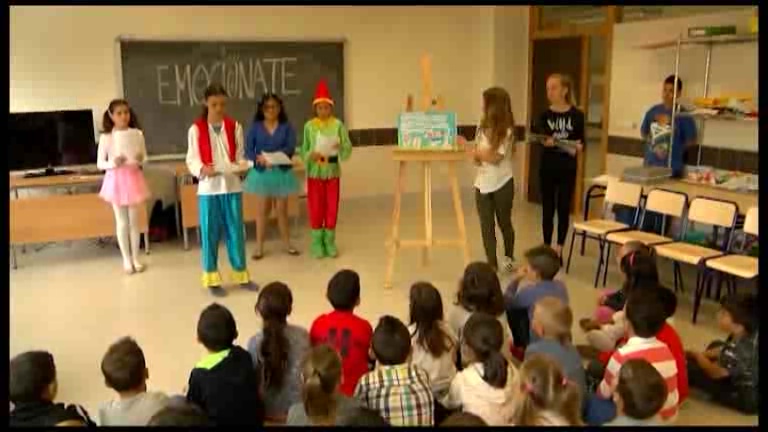 Imagen de Los escolares del C.P. Acequión celebraron el Día del Libro leyendo y escribiendo libros