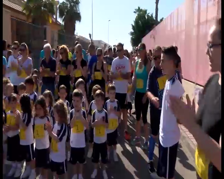 Imagen de Alumnos de La Purísima, Virgen del Carmen y Alpe protagonizan la IV Carrera Solidaria