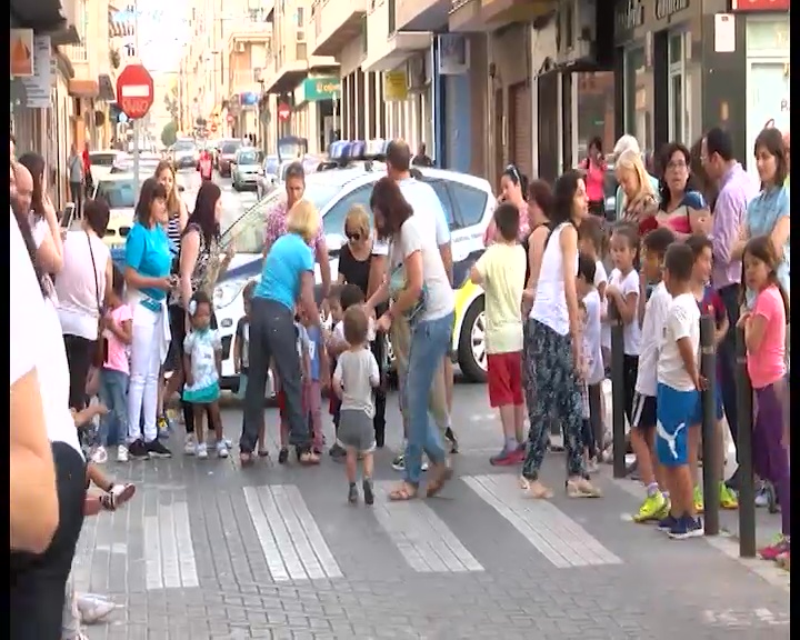 Imagen de Los niños del Sagrado Corazón participaron en juegos tradicionales y degustaron una merienda