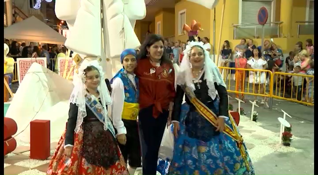 Imagen de Cientos de personas vivieron inténsamente la Cremá y la Bañá de las Hogueras del Calvario