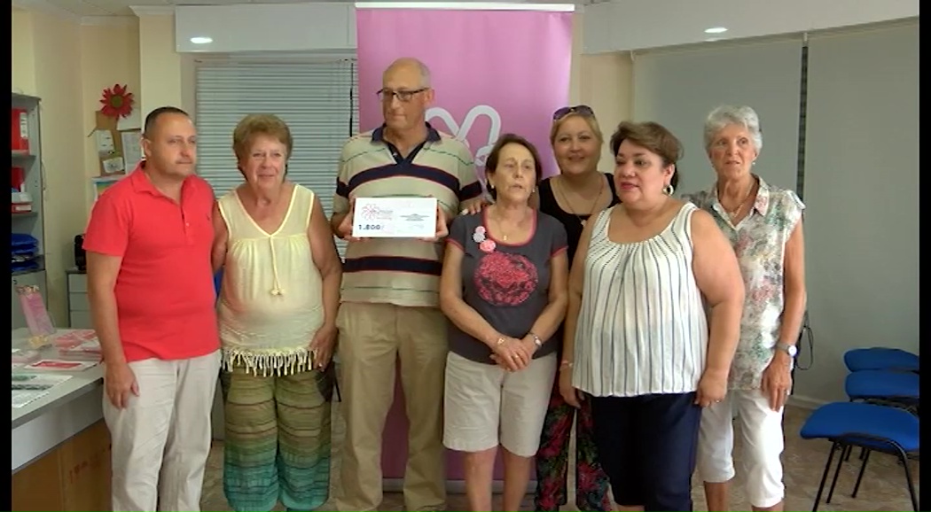 Imagen de Afecáncer entregó un cheque por valor de 1.500 € para la investigación de esta enfermedad