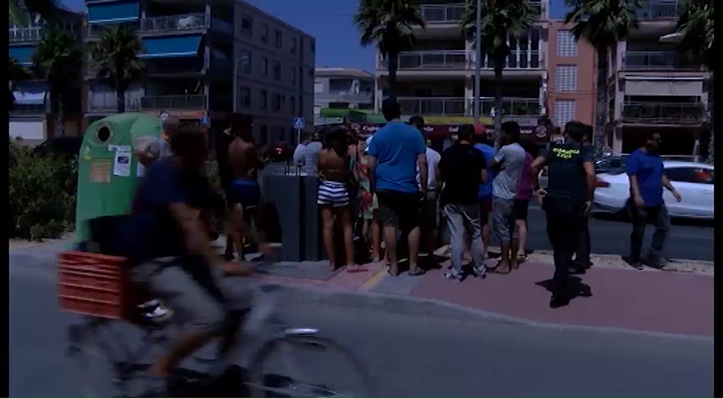 Imagen de Los vecinos de San Roque vuelven a manifestarse cortando la carretera