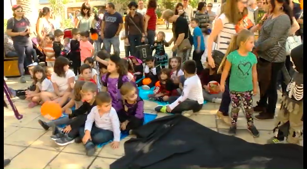 Imagen de Los niños celebran Halloween entre máscaras de miedo y cuentacuentos terroríficos