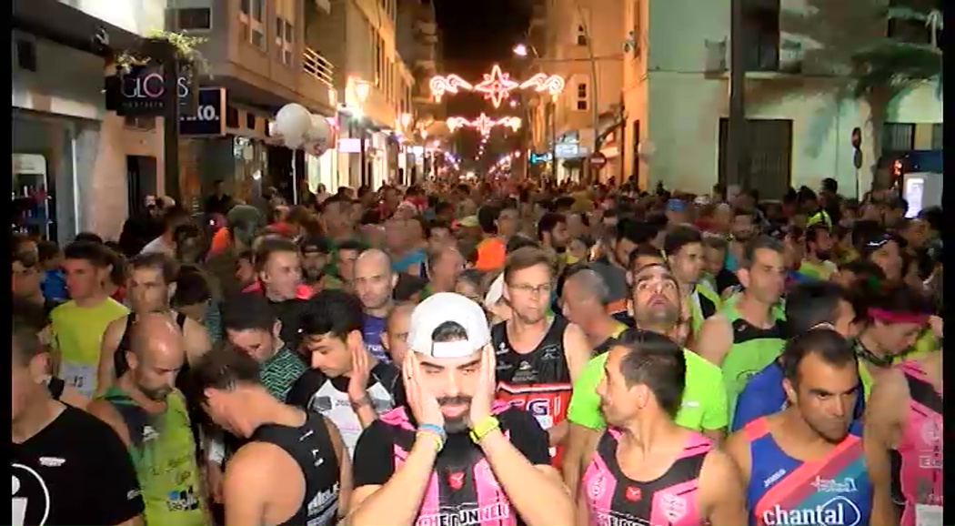 Imagen de El IV Cross Popular Nocturno de Torrevieja reúne a 500 corredores