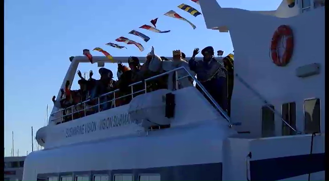 Imagen de Ya están en Torrevieja los Reyes Magos y han comenzado el reparto de regalos