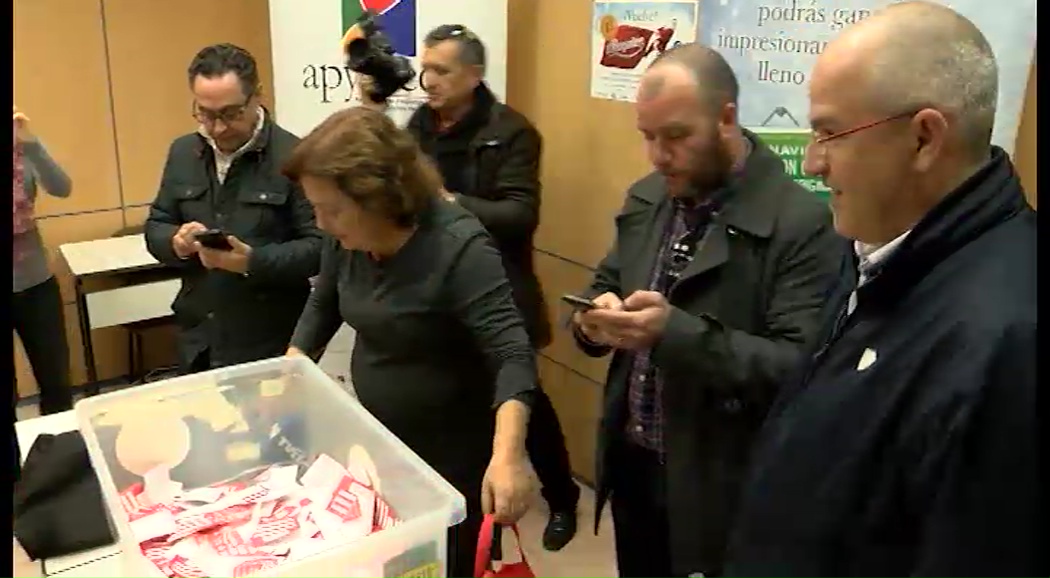 Imagen de Fina Pina García resulta agraciada en el sorteo de El Regalón