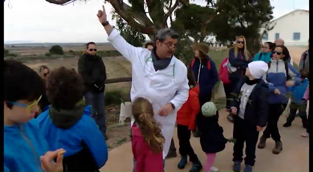 Imagen de Medio centenar de personas celebran el Día del Árbol en el Parque Natural