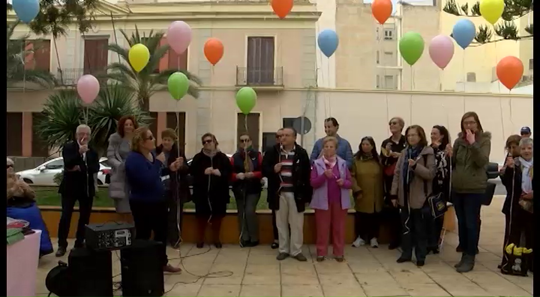 Imagen de Torrevieja se une un año más a la conmemoración del Día Mundial contra el cáncer